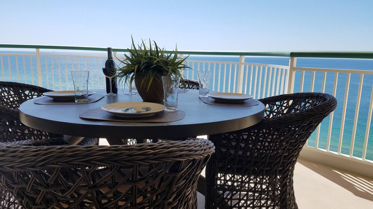 Parasol Condo | Amazing views - 18th Floor Penthouse - 2 BR/2 BA - Spectacular balcony & condo