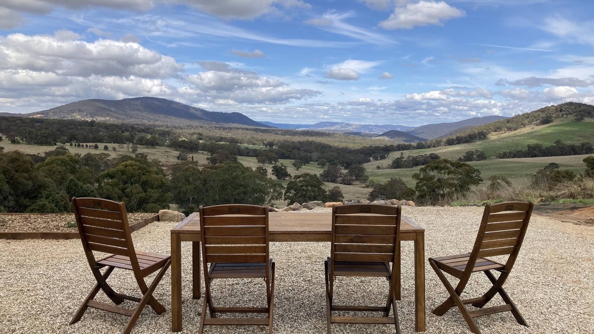 Meadow Flat Cottage | Amazing views. Centrally located between Bathurst, Lithgow and Oberon