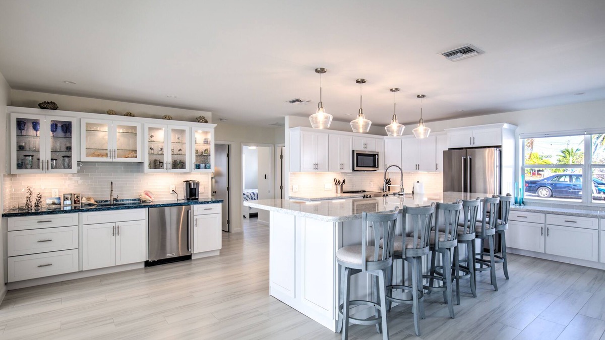 Little Venice House | Amazing Views! Dockage on the open water! Brand New 4 Bedrooms, Cabana Club!