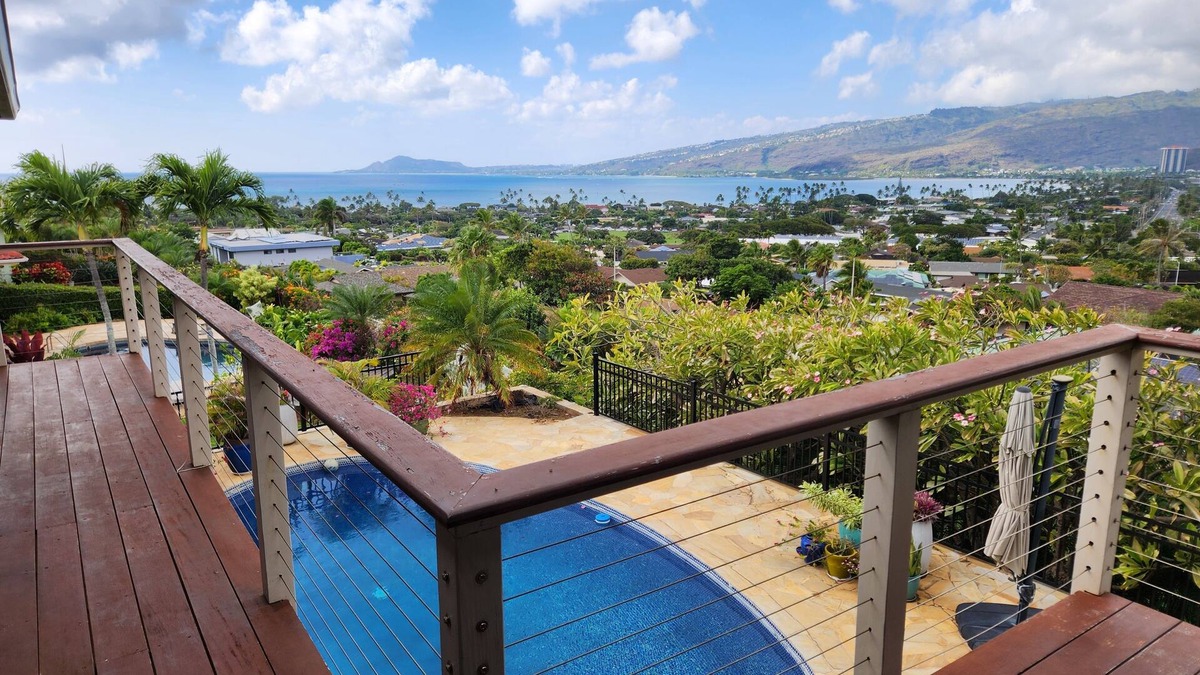 Portlock House | Amazing views! Exclusive & peaceful Hawaii Kai. Walk to ocean & hikes, Pool, AC,