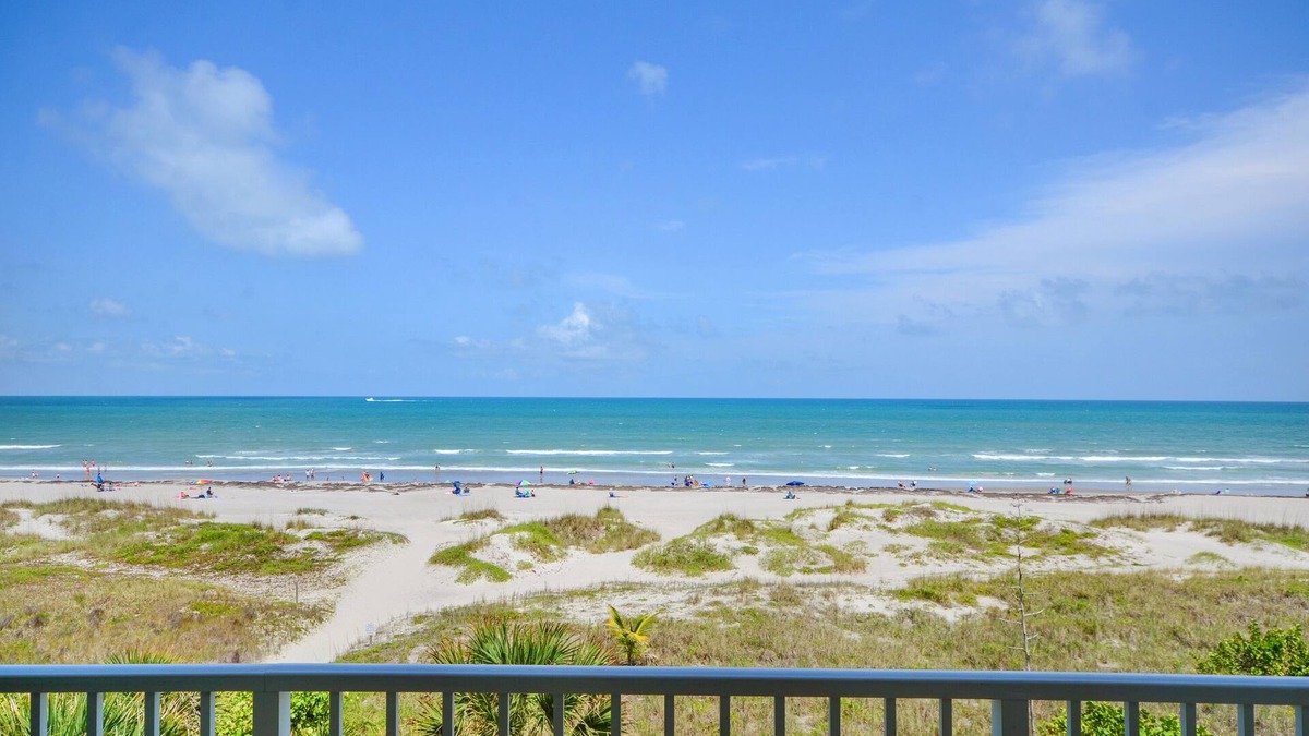 Cocoa Beach Condo | Amazing views from this 3 bedroom direct ocean front 44' wrap-around balcony