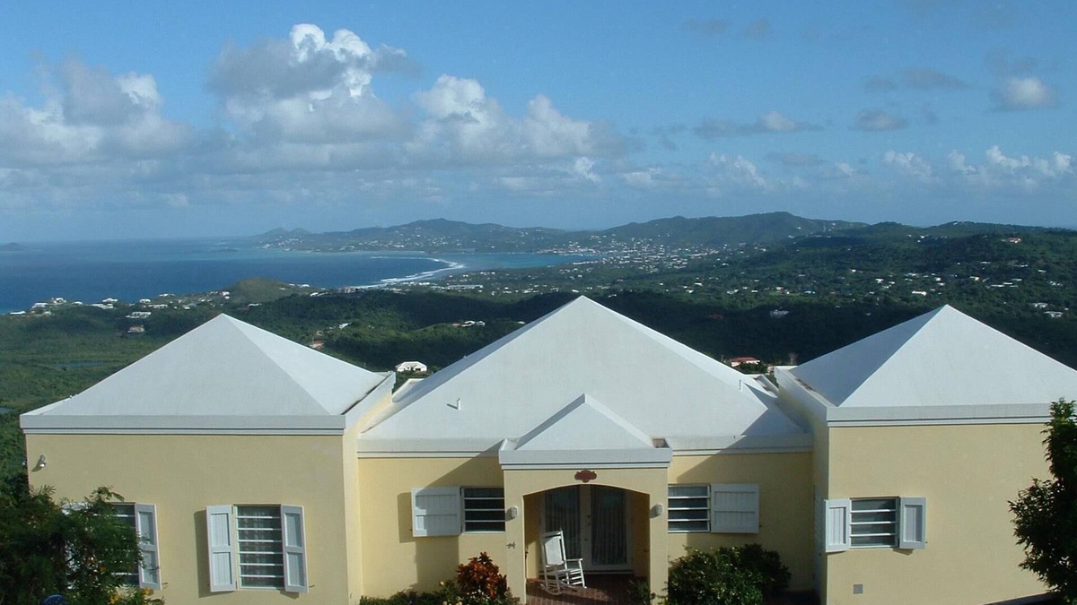 Estate Clairmont Villa | Amazing views from this Mid-Island Villa with swim up pool bar. 10% discount