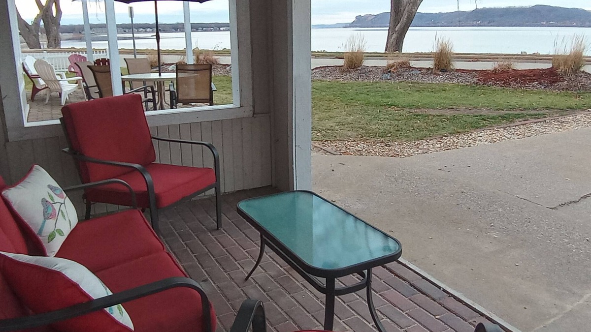 Lake City House | "Amazing Views" in Lake City, MN provides Coastal Charm!