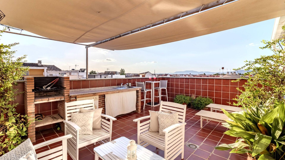 Armilla Apartment | AMAZING VIEWS, METRO INFRONT TO CENTER, PRIVATE TERRACE & PARKING,BEST UBICATION
