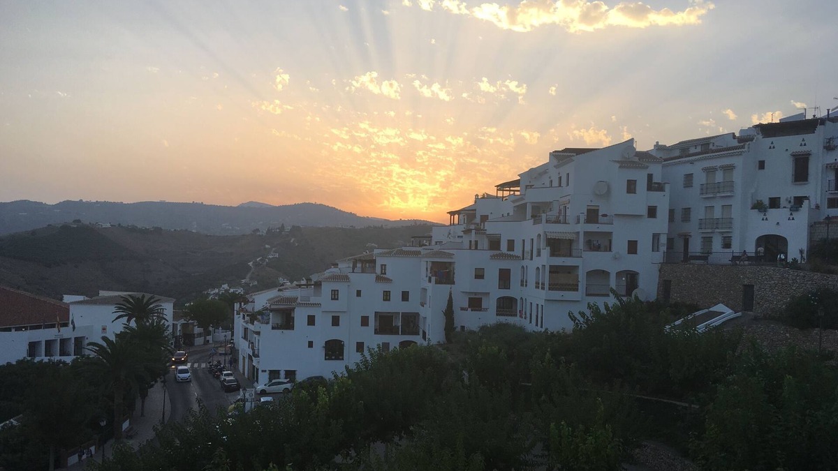Frigiliana Apartment | Amazing views! Modern, central duplex apartment: pool, wifi, sky TV and air con