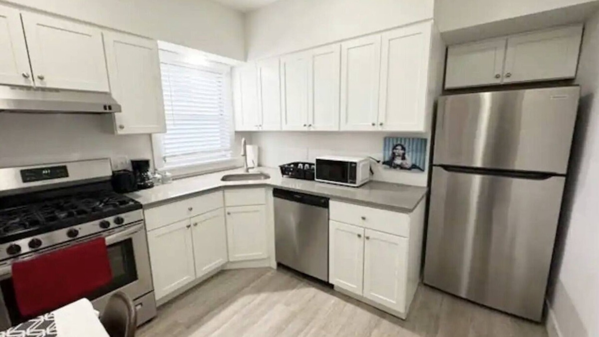Weehawken Apartment | Amazing views of NYC 5 br 2.5 ba