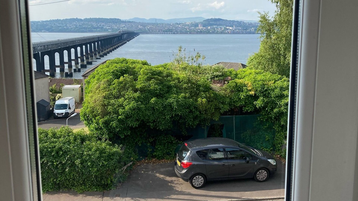 Wormit Apartment | Amazing Views over the River Tay. 10 miles to St Andrews.