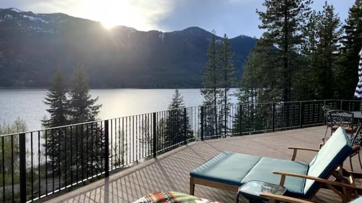 Cle Elum House | Amazing Views, Private lodge, Hot Tub and Sauna for a dreams vacation