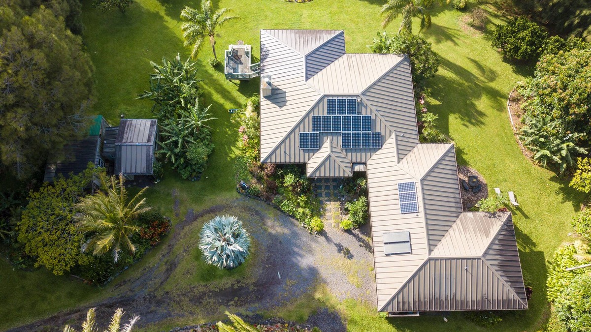 Hawi House | Amazing VIEWS, Spacious, Farmstead Living, Hosts with Aloha