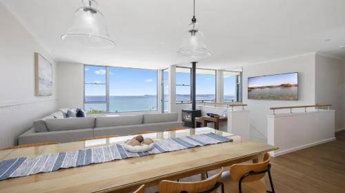Killcare Heights House | Amazing Views, Stunning Beaches and Beautiful Bushwalks