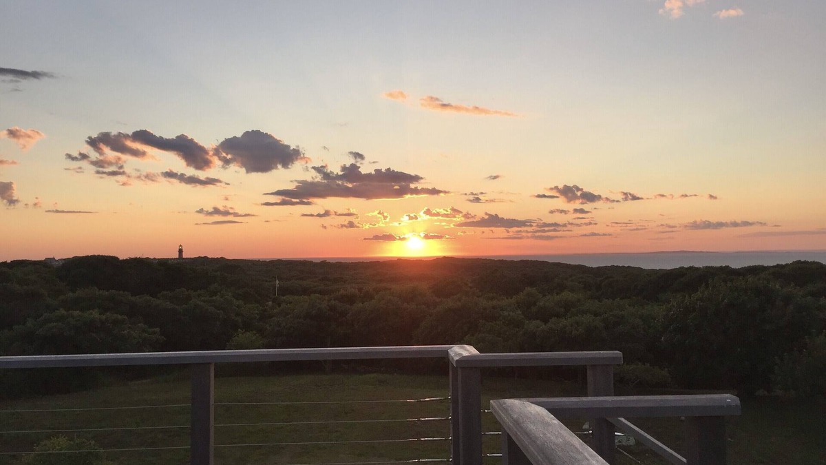 Aquinnah House | Amazing Views! Sunsets! Larger Roof Deck! Historic Martha’s Vineyard Gem!