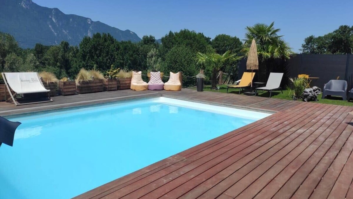 Viviers-du-Lac Villa | Amazing villa: heated pool spa sauna
