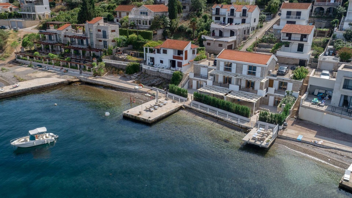 Krasici Villa | Amazing villa w/Private beach Steps from the Sea