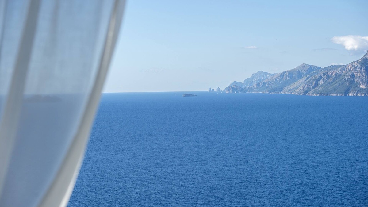 Laurito Villa | Amazing villa with private access to the sea