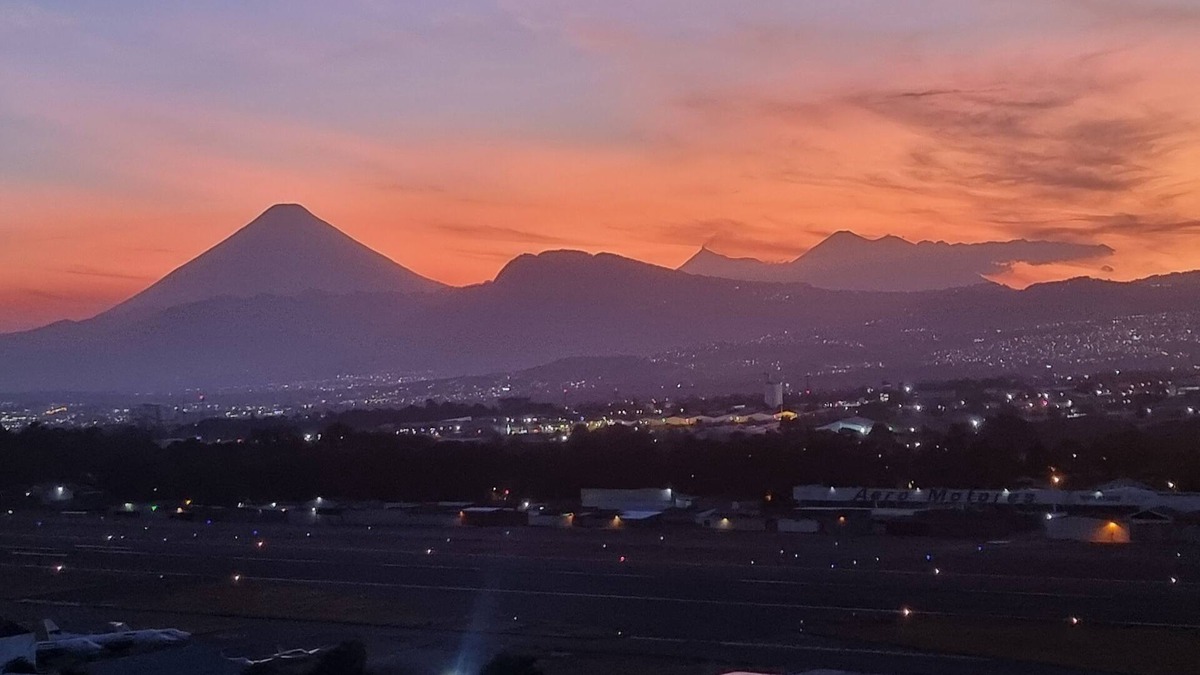 Zona 13 Apartment | Amazing Volcano Views in front of airport