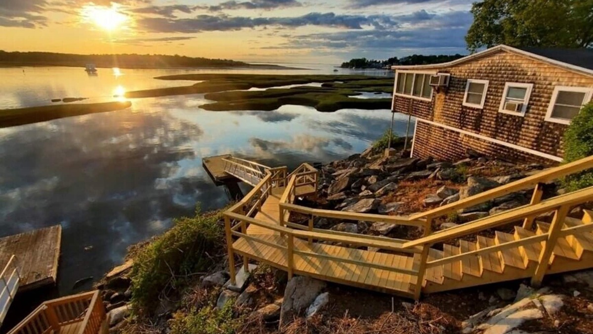 Gloucester Cottage | Amazing Waterfront/Access 4BDRM in Riggs Point