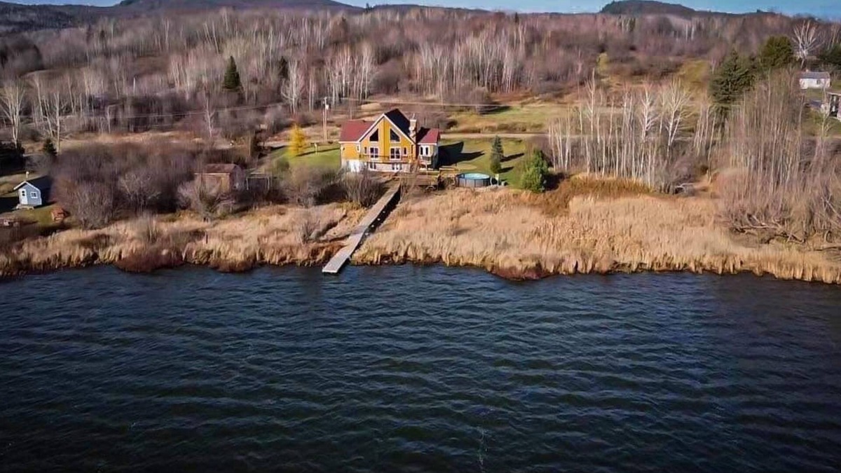 Mandeville Cottage | Amazing Waterfront Cottage with a panoramic astonishing view. CITQ# 282435