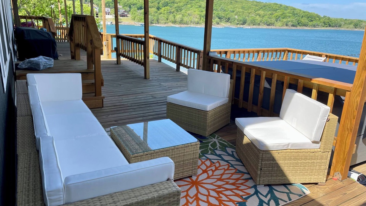 Cookson House | AMAZING WATERFRONT HOME WITH HOT TUB. BOTH HAVE EXTENSIVE VIEWS OF THE LAKE