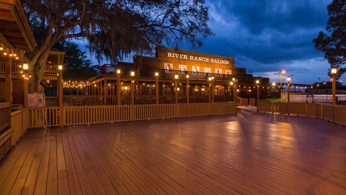 River Ranch RV Rental | Amazing Waterfront Site at River Ranch RV Resort