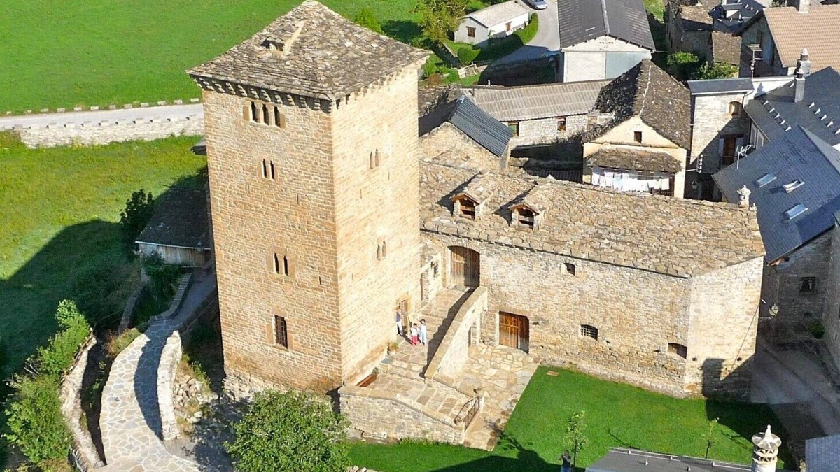 Oto Other | AMAZING XV Century Defensive Tower Near Ordesa National Park