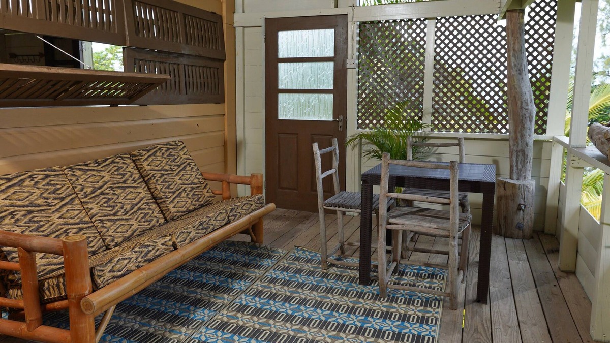 Robins Bay Villa | Amazingly Affordable Savings "Rustic Jamaican Vibes" on Ocean Front, Selecluded