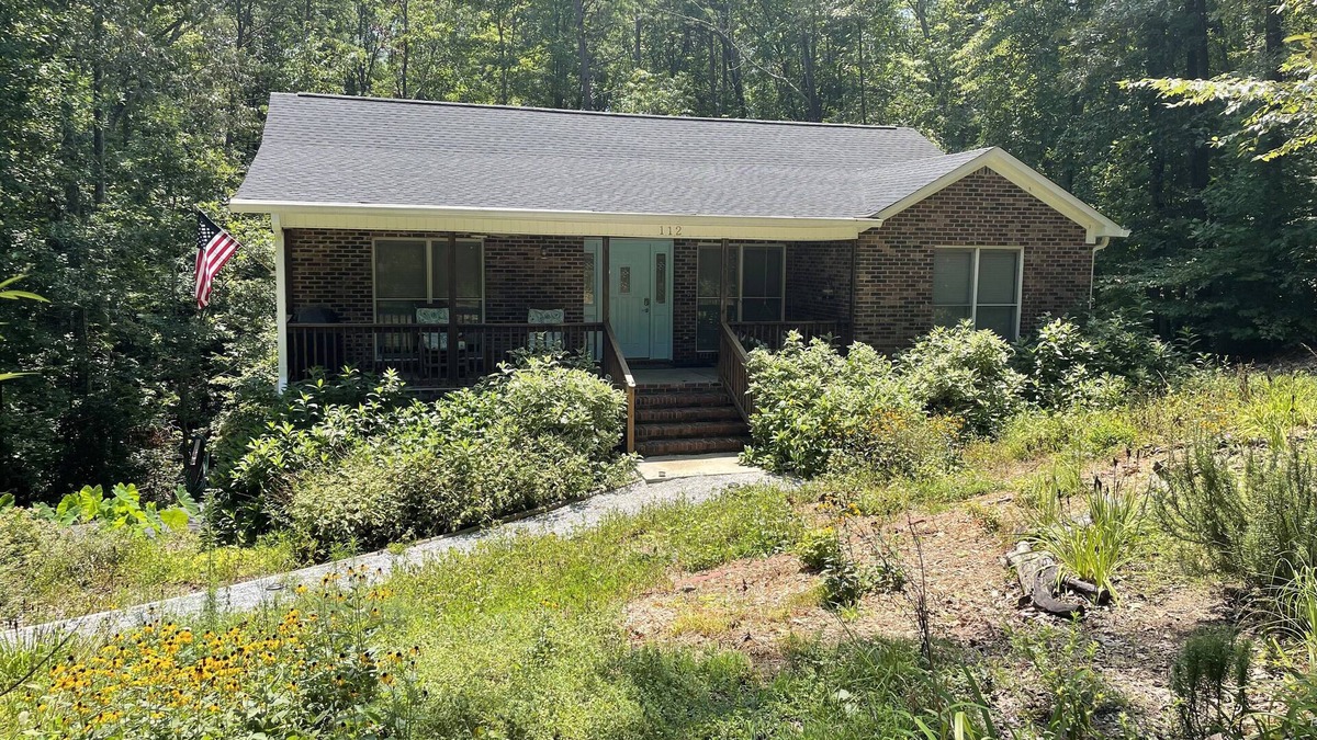 Salem Cabin | Amazingly Serene Mountain Get Away