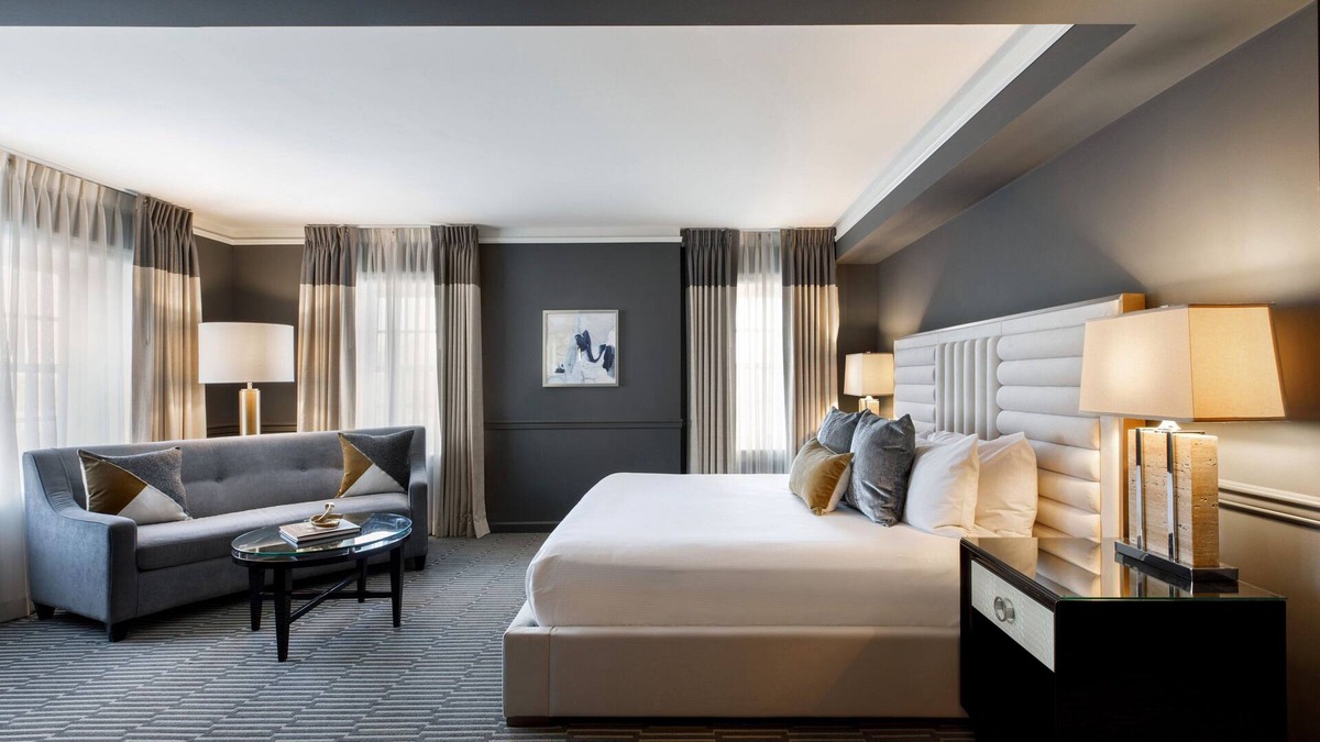 Downtown Tulsa Hotel | Ambassador Hotel Tulsa, Autograph Collection