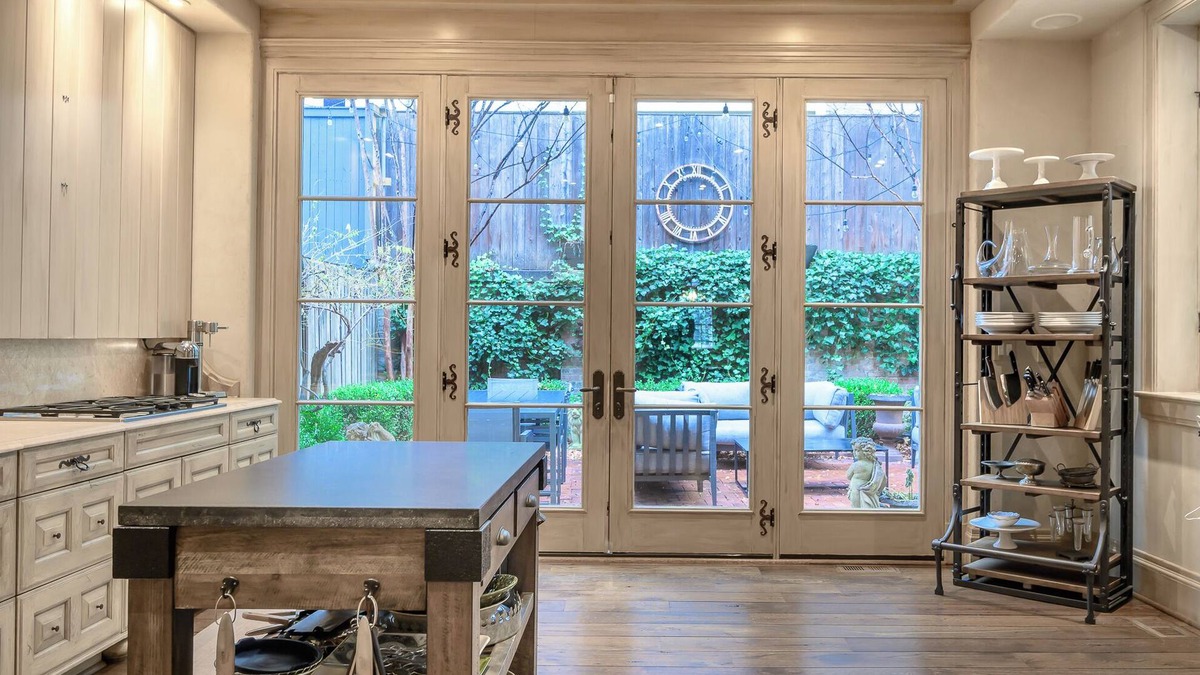 Adams Morgan House | Ambassador life in Kalorama with Free Parking and Private Outdoor Patio