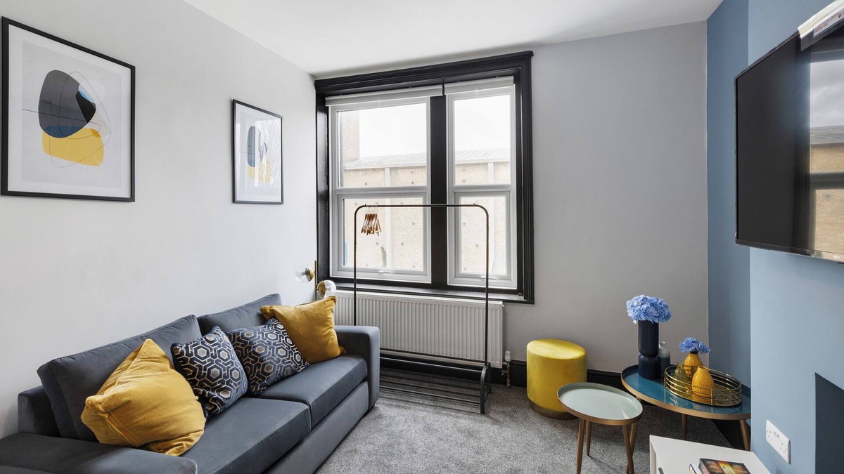 Munster House | Amber and Blue: Newly Renovated Designer Flat