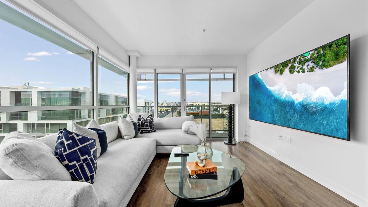 Downtown Apartment | Amber Drift Sophisticated Penthouse Panoramic Coastal Views Ocean