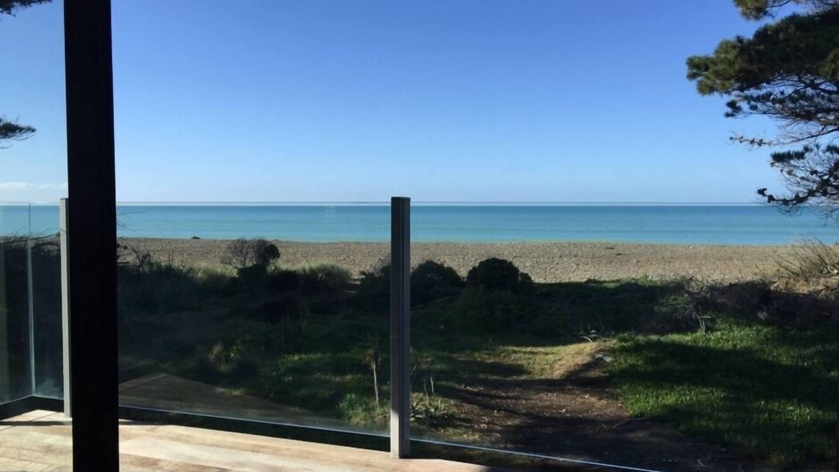 Amberley House | Amberley Beach Front House