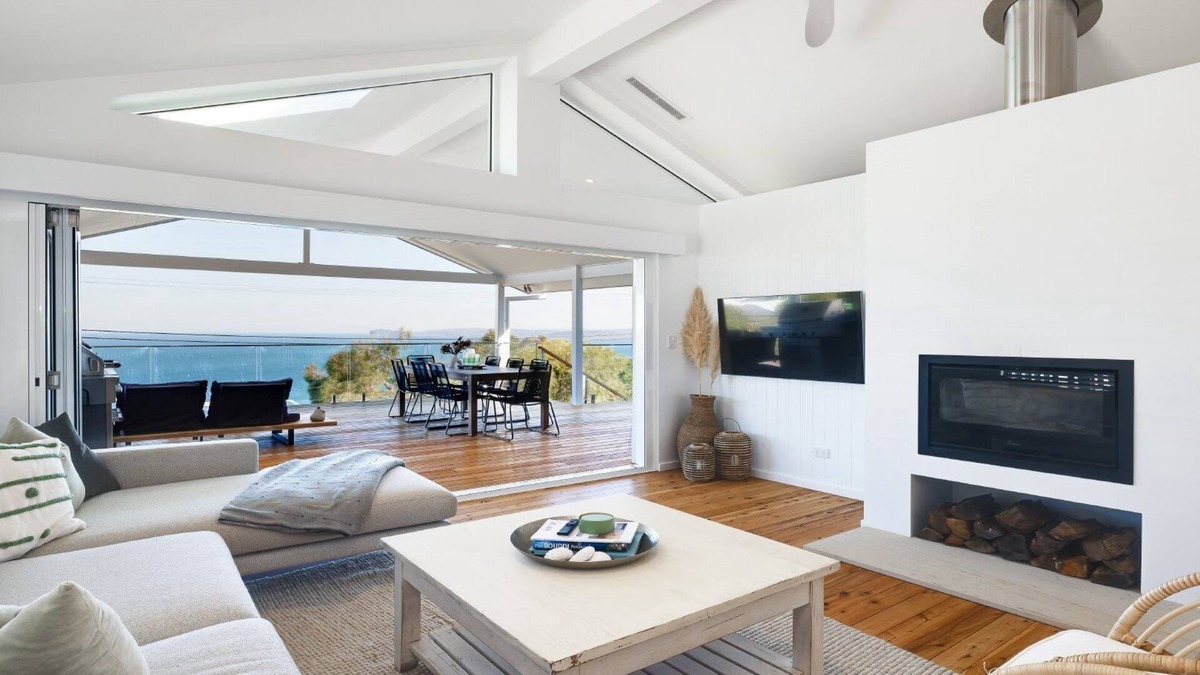 Killcare Heights House | 'Ambleside by the Sea' by Accom Holidays