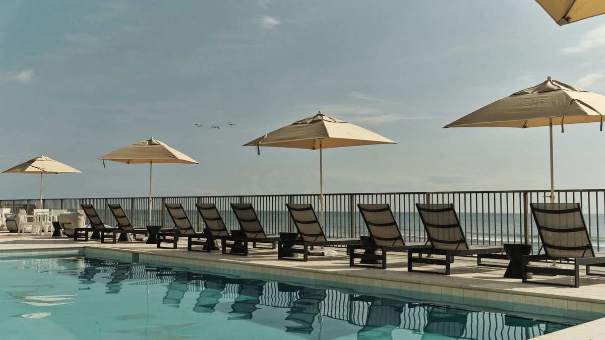 Daytona Beach Shores Hotel | Ambros Daytona
