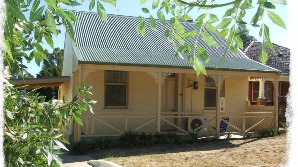 Castlemaine Cottage | Ambrose Cottage Castlemaine