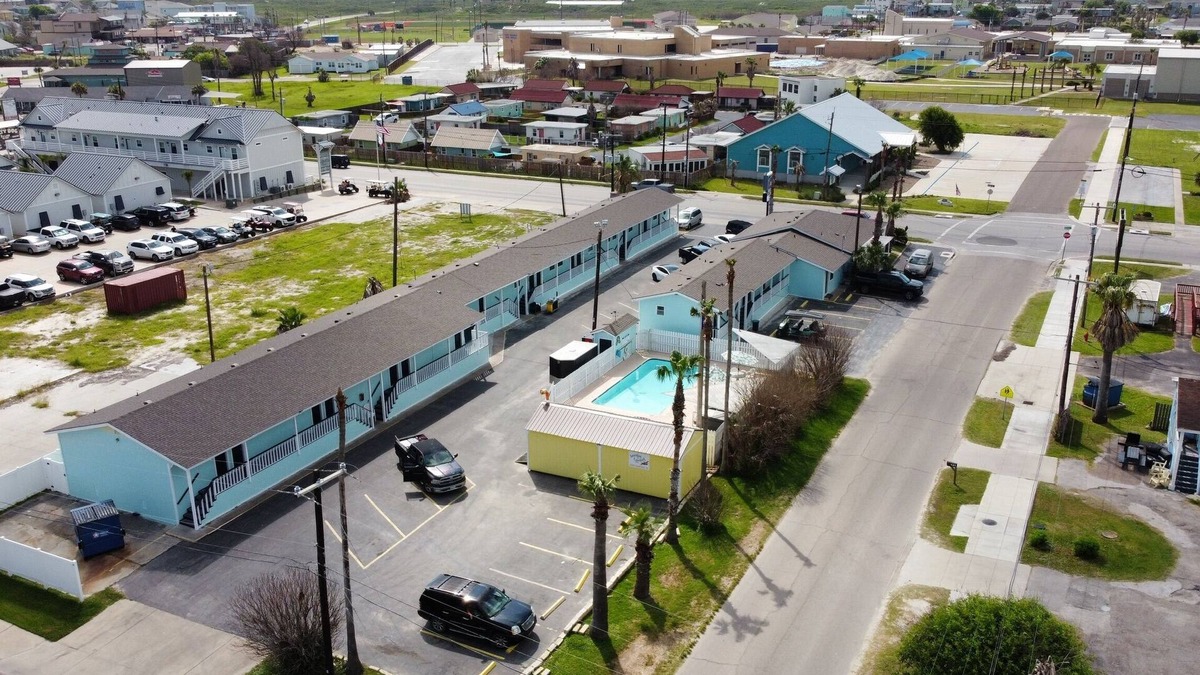 Port Aransas Hotel | Amelia's Landing Hotel