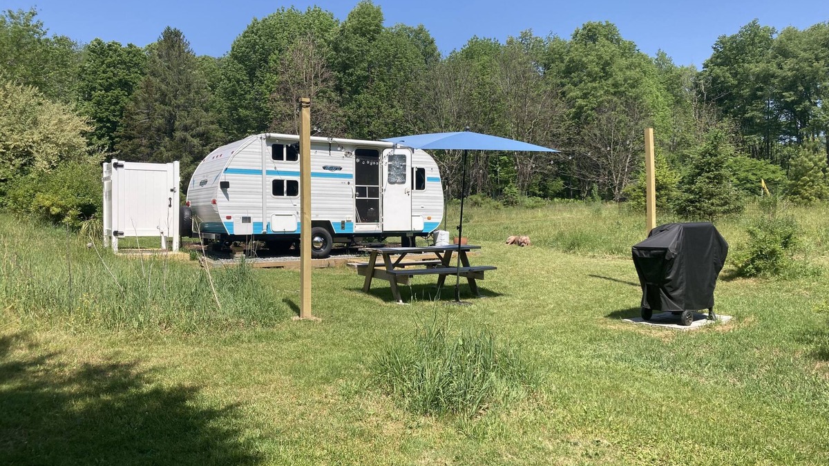 Equinunk House | Amenity filled camper with direct Delaware River Access