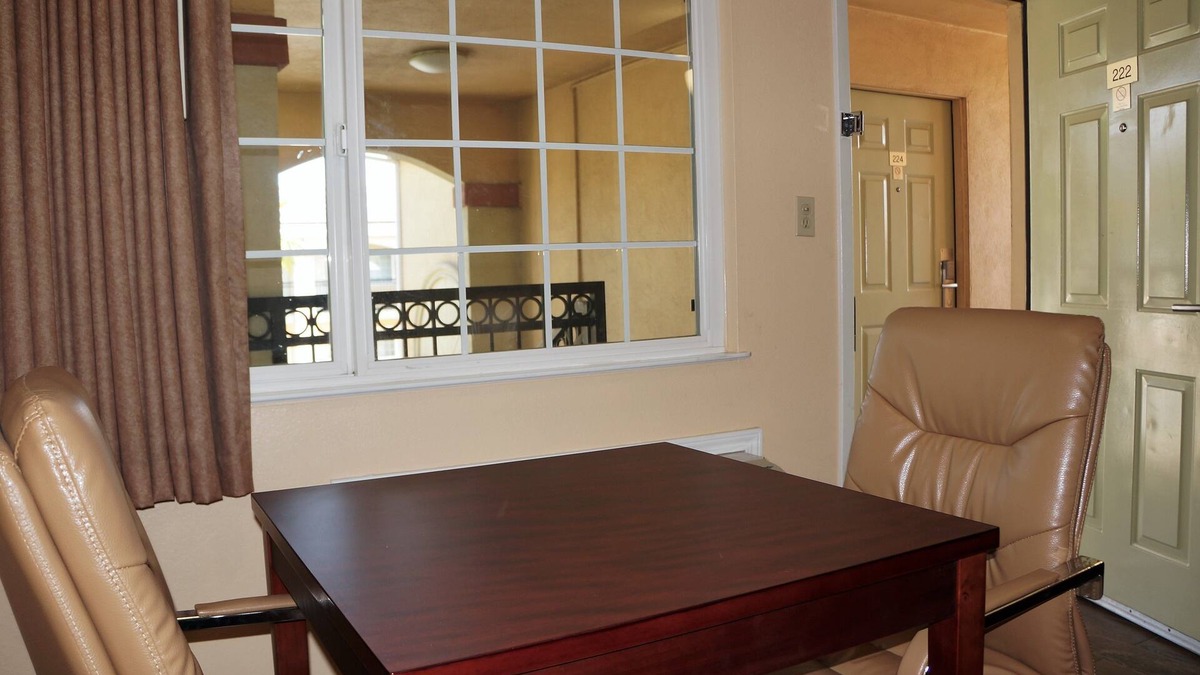 Yuba City Hotel | America's Deluxe Inn