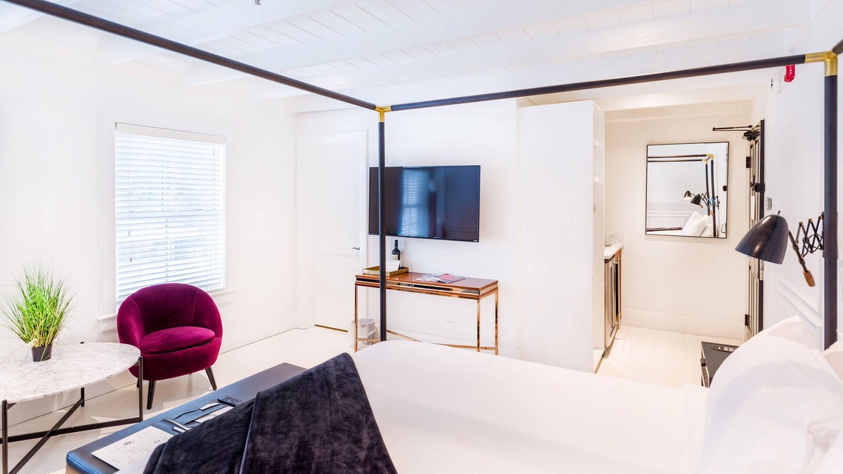 Greenport Hotel | American Beech in Greenport - King Suite 3