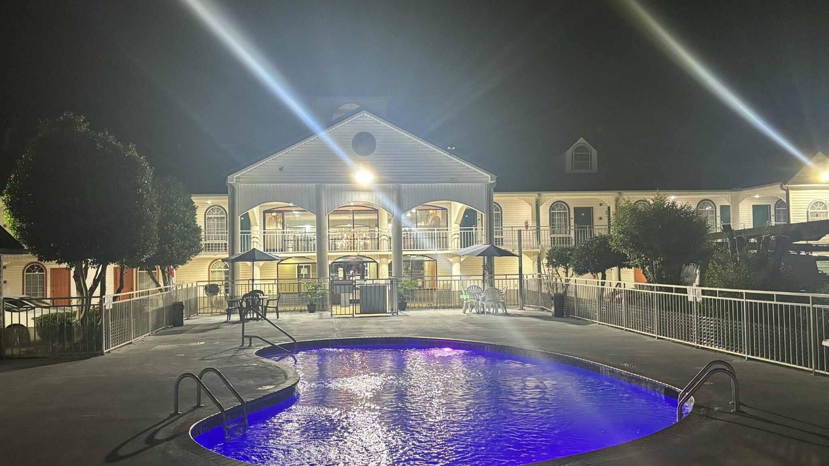 Henderson Hotel | Americana Inn