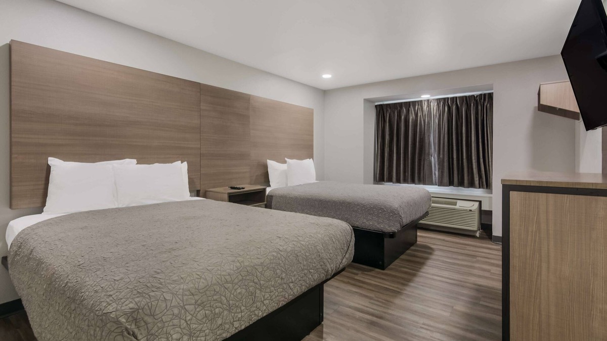 Lake Charles Hotel | Americas Best Value Inn & Suites Lake Charles at I-210 Exit 5