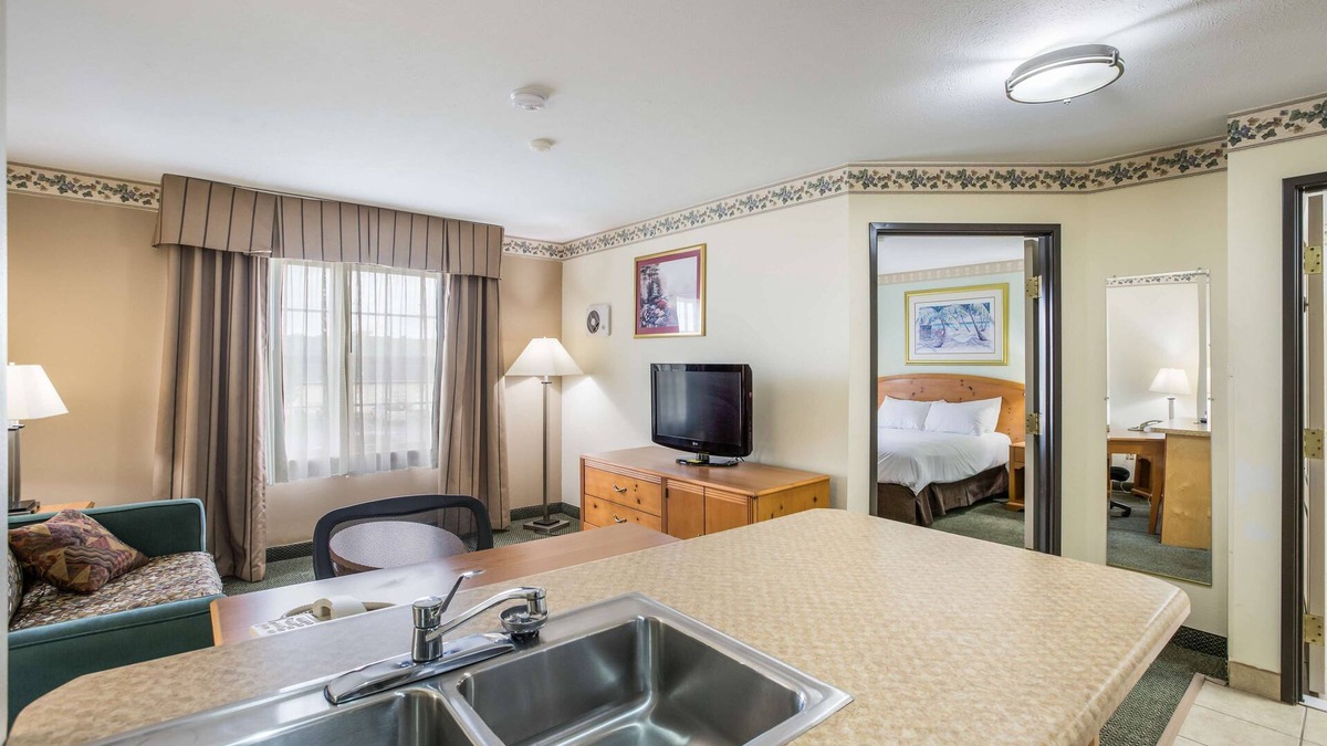 Three Rivers Hotel | Americas Best Value Inn & Suites Three Rivers