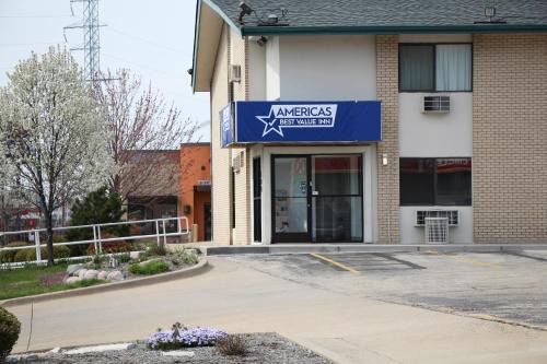 East Peoria Hotel | Americas Best Value Inn East Peoria