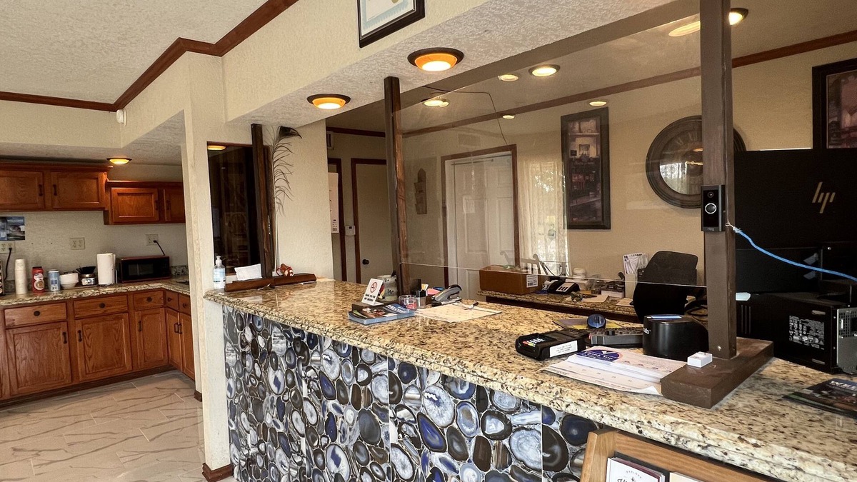 Edna Hotel | Americas Best Value Inn Edna