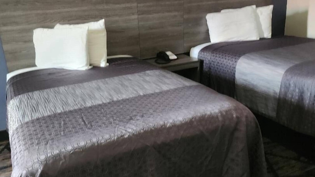 Forest Hotel | Americas Best Value Inn Forest