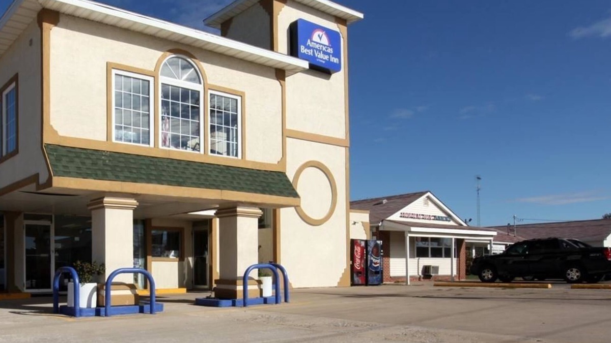 Macomb Hotel | Americas Best Value Inn Macomb