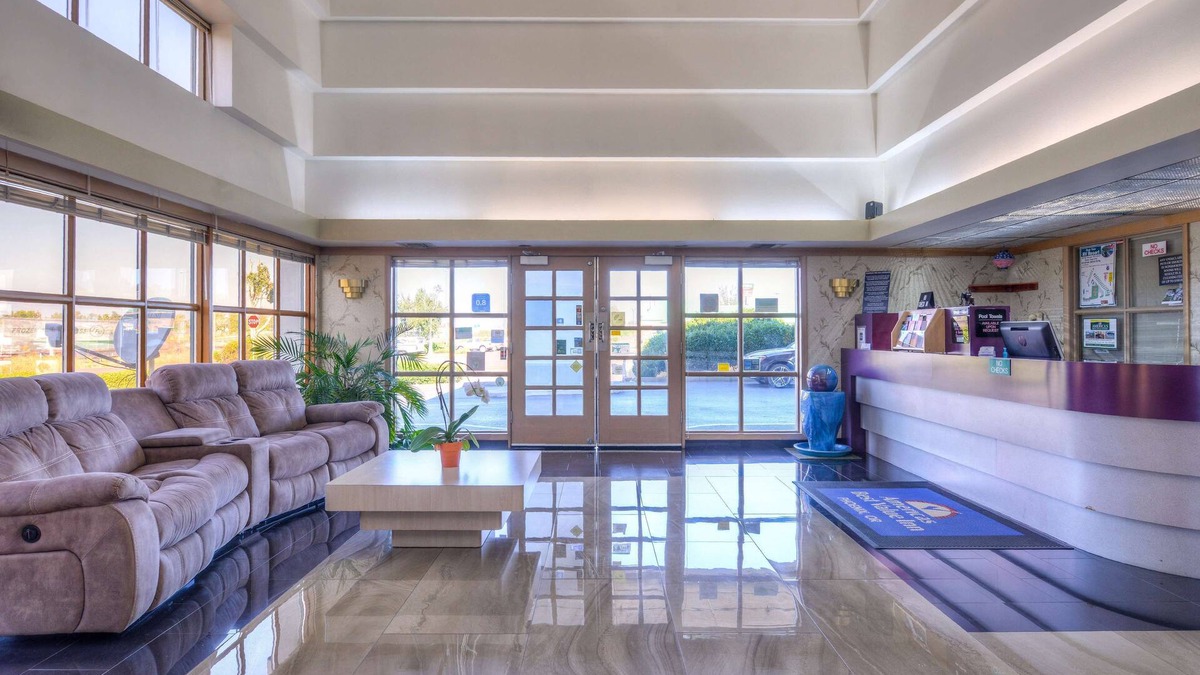 Phoenix Hotel | Americas Best Value Inn Phoenix Medford