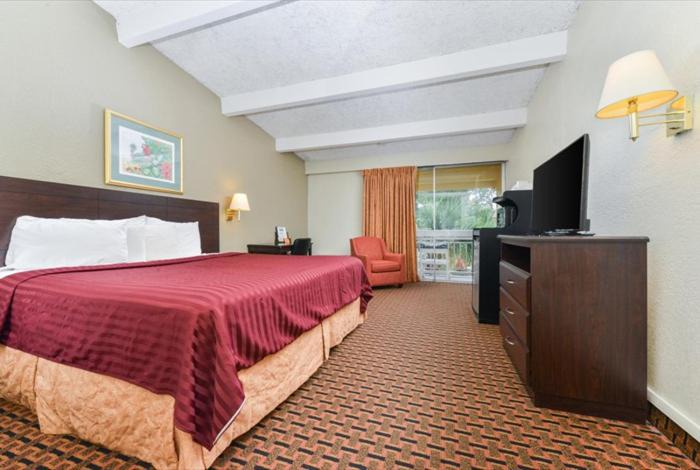 Central Sarasota Hotel | Americas Best Value Inn Sarasota