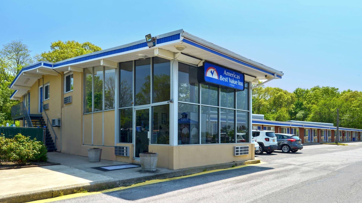 Smithtown Hotel | Americas Best Value Inn Smithtown Long Island