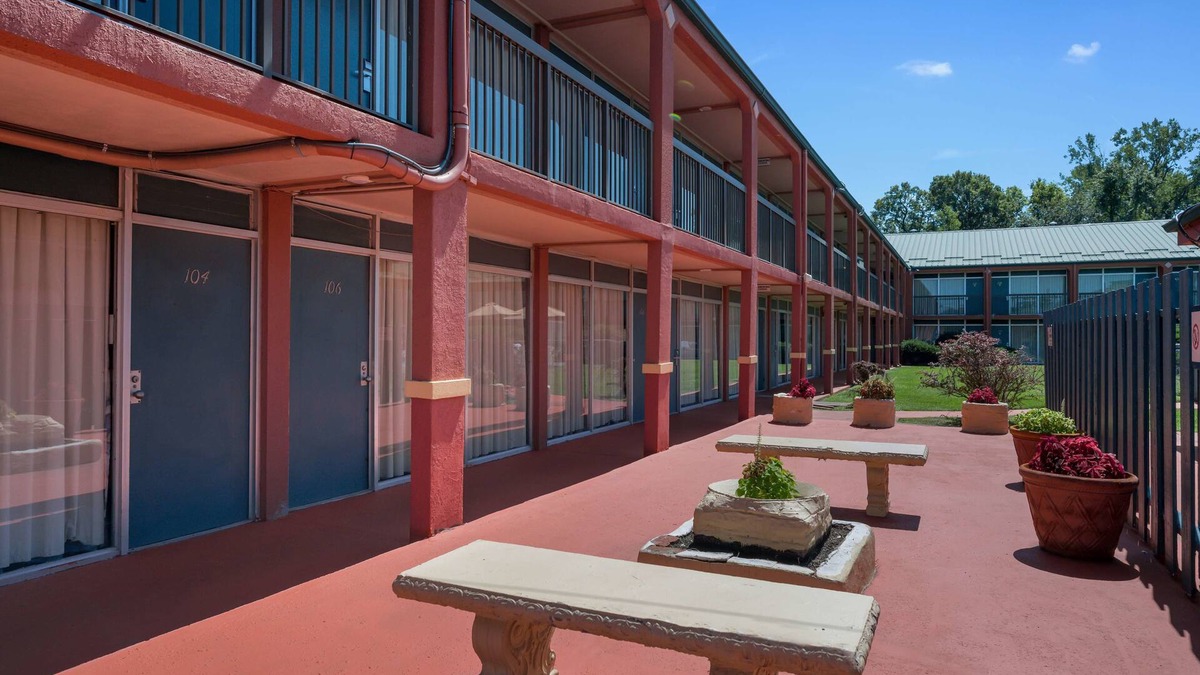 St. Joseph Hotel | Americas Best Value Inn St. Joseph at I-29