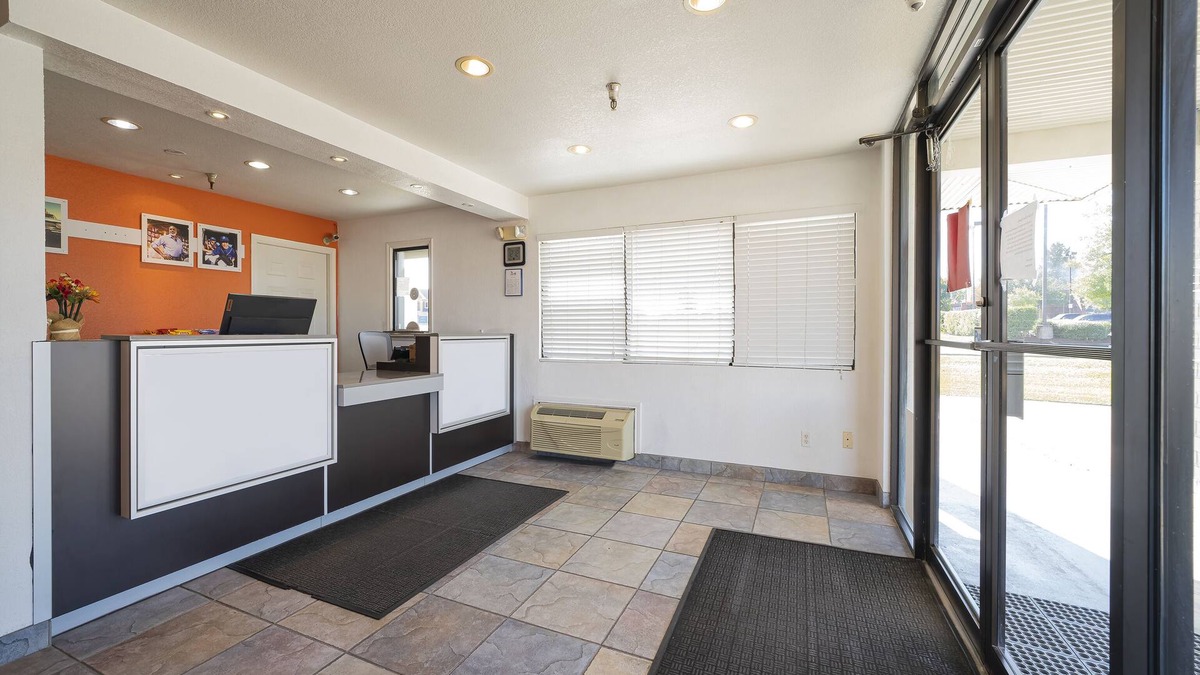Humble Hotel | Americas Best Value Inn & Suites Humble
